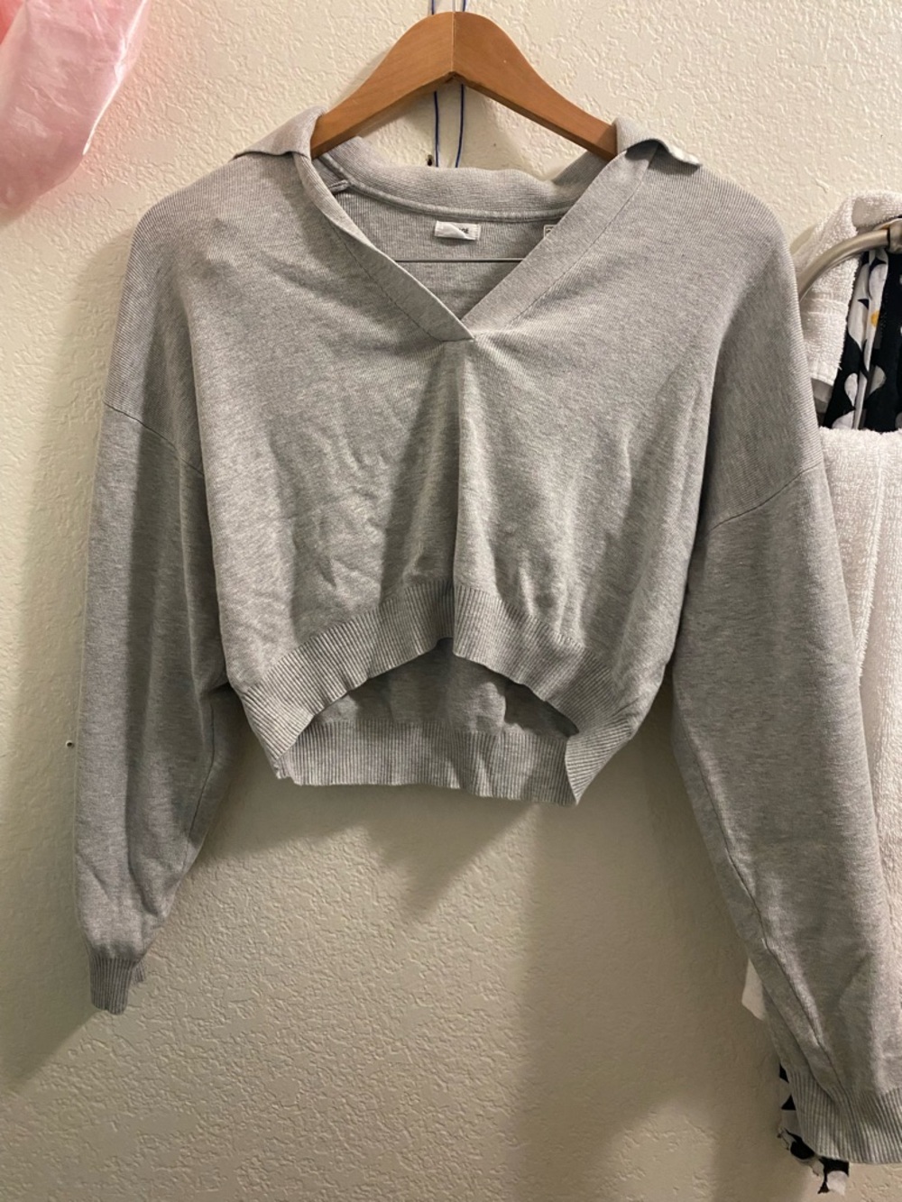 Cropped V‑Neck Collared Sweatshirt - Light Gray